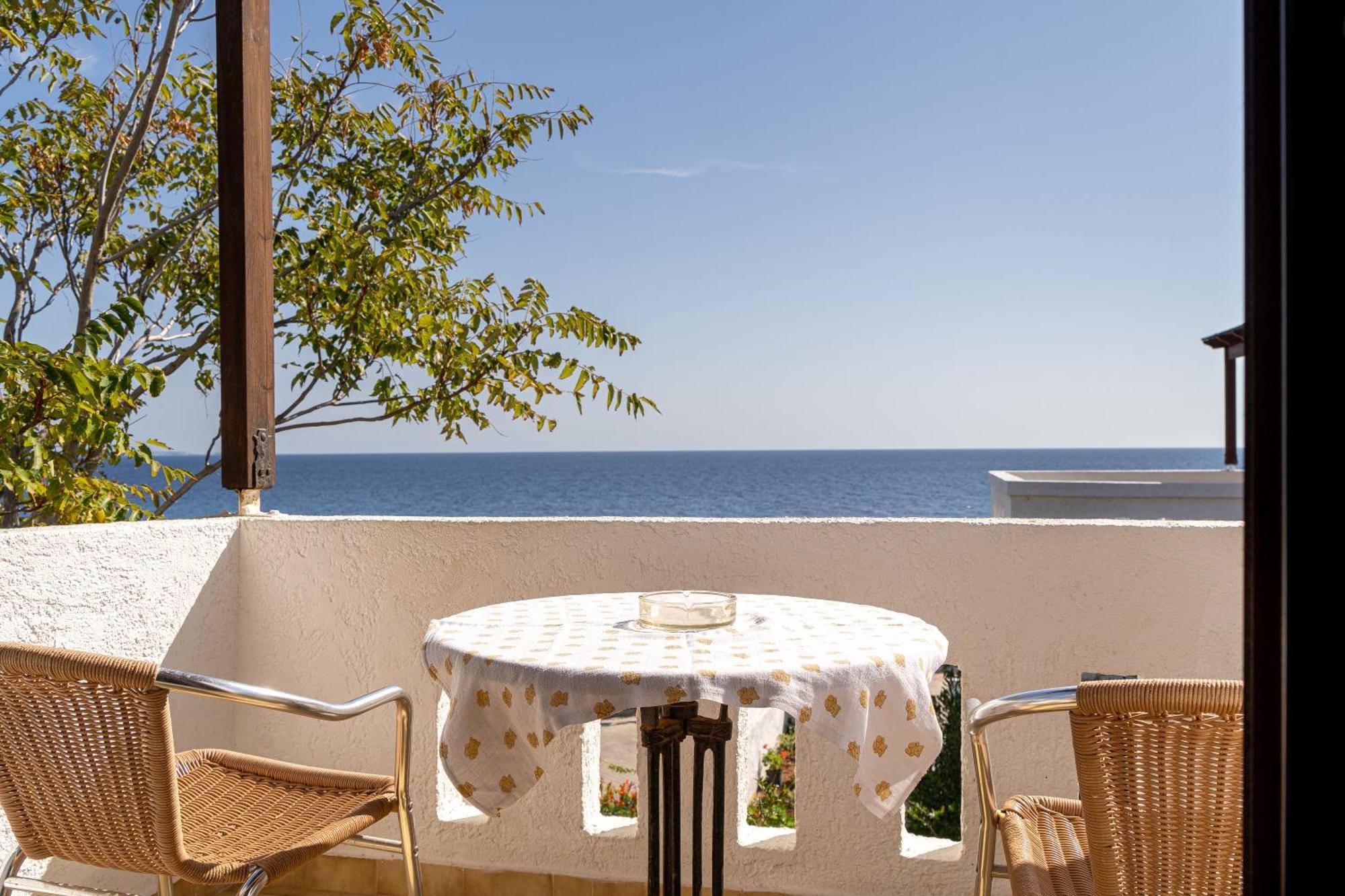 Akrotiri Apartments Makry Gialos  Exterior photo