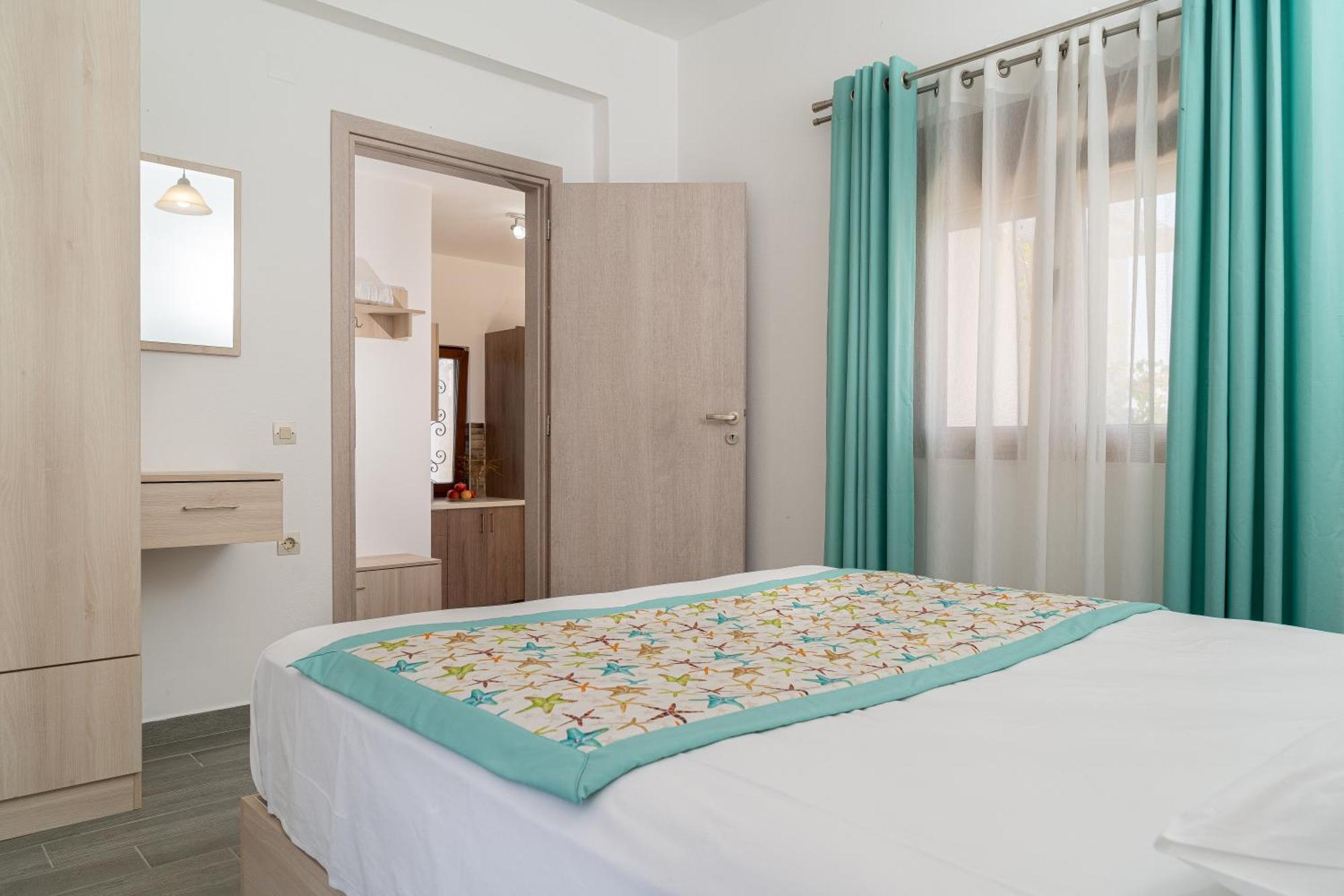 Akrotiri Apartments Makry Gialos  Exterior photo