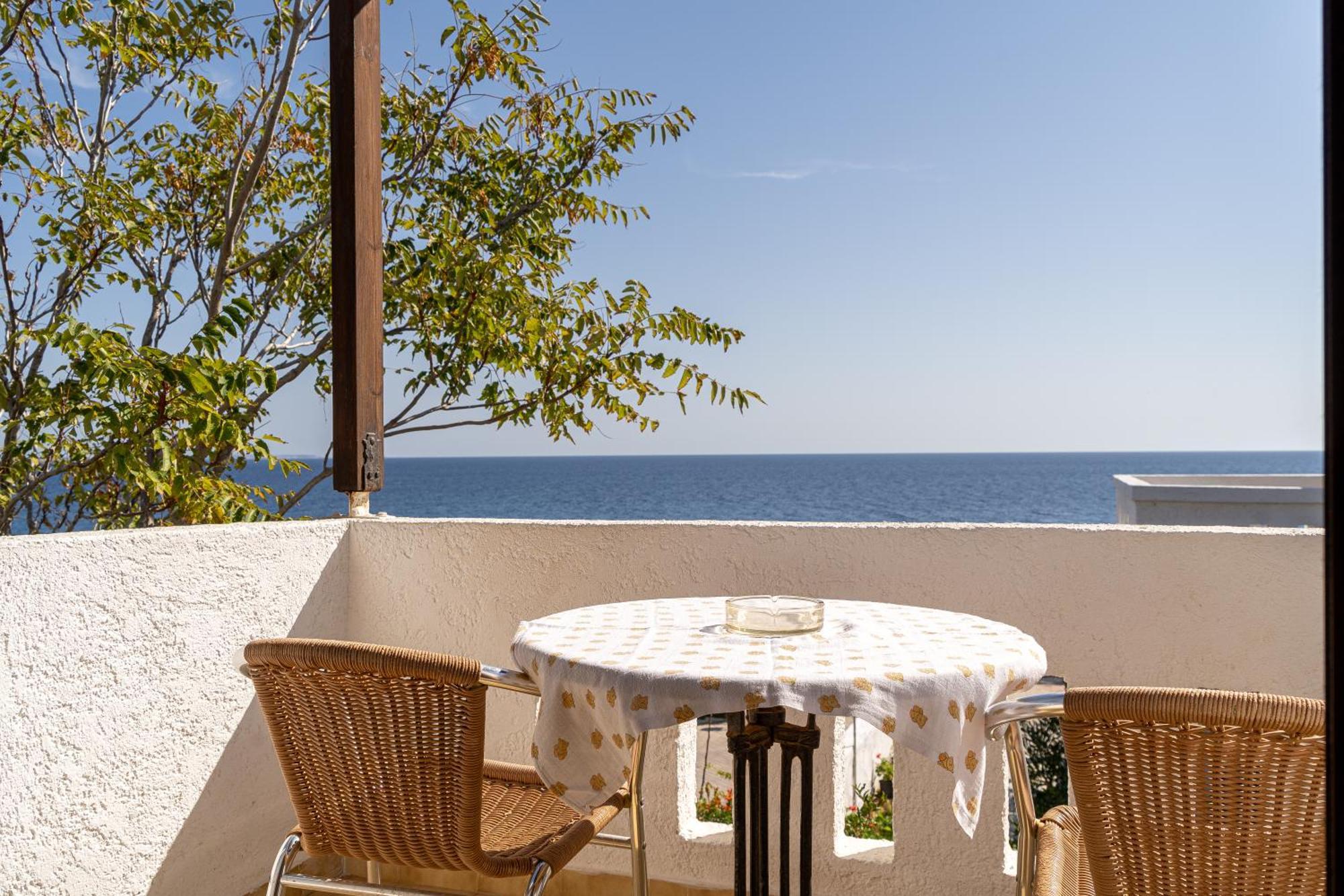 Akrotiri Apartments Makry Gialos  Exterior photo