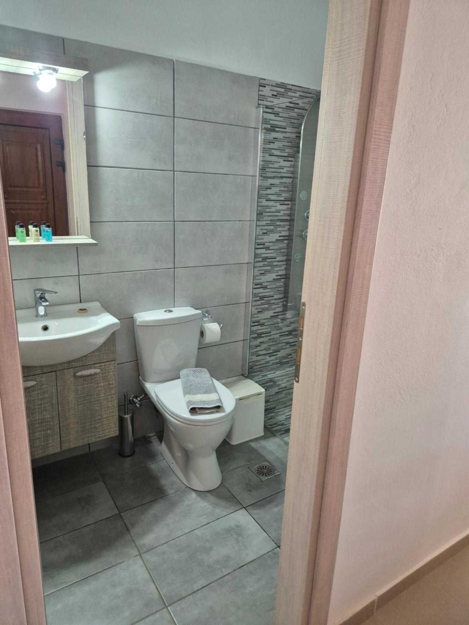 Akrotiri Apartments Makry Gialos  Exterior photo