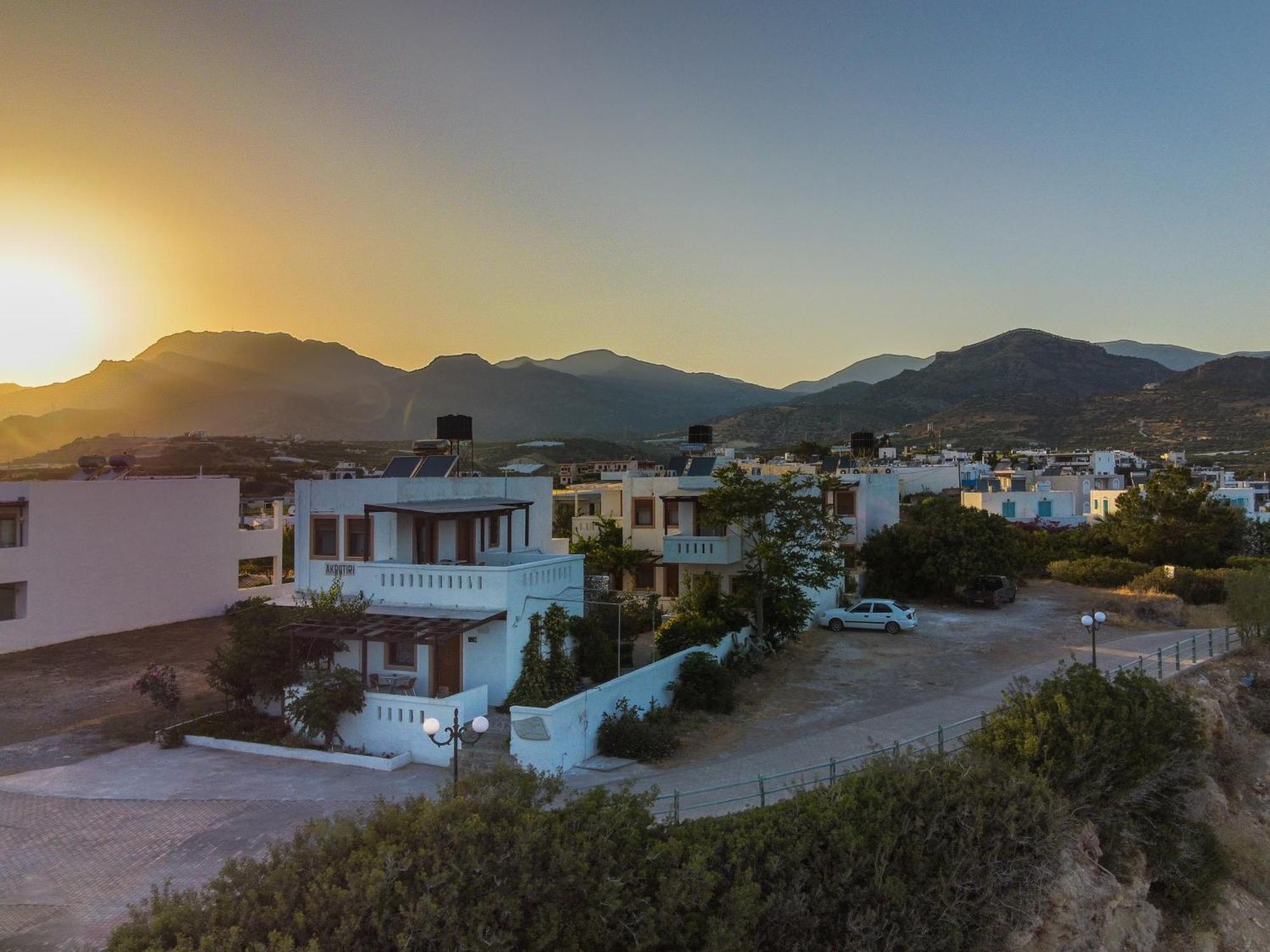 Akrotiri Apartments Makry Gialos  Exterior photo